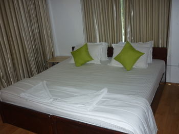 Batuta Maldives Surf View Hotel Thulusdhoo Exterior foto